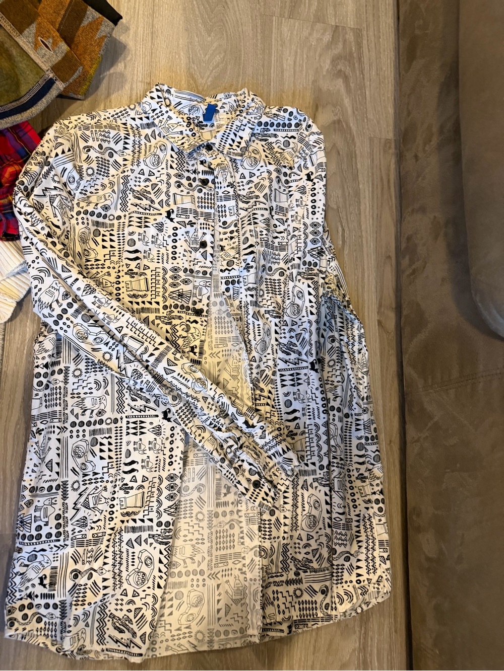 H&M White Shirt Jacket with Black Graphic Print